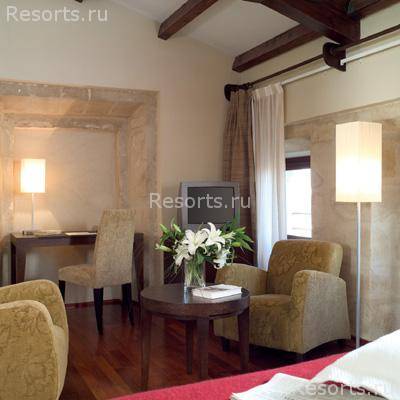 NH Palacio de Santa Marta 8